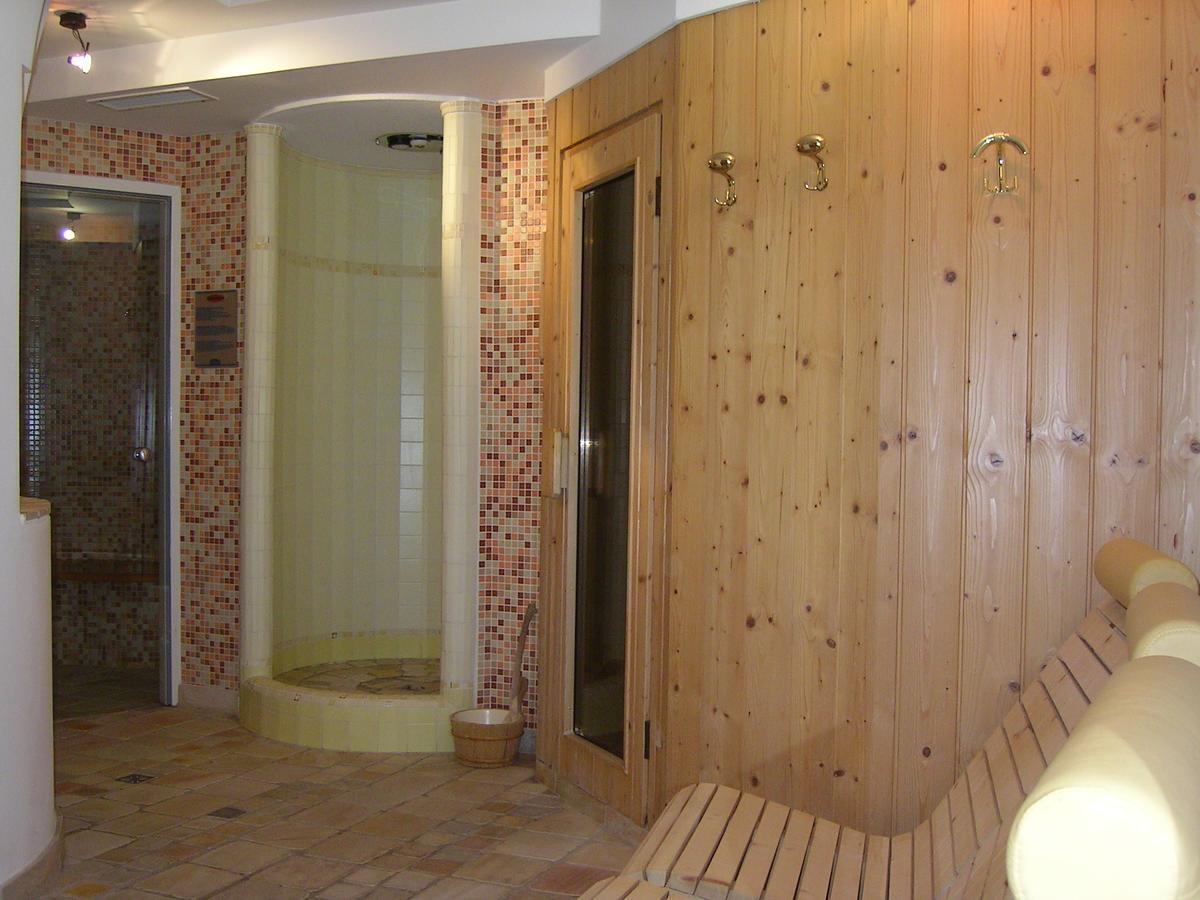 Hotel Garni Royal Arraba Exterior foto